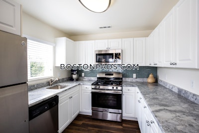 Saugus Apartment for rent 2 Bedrooms 2 Baths - $2,938 No Fee